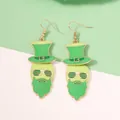 Orecchini Leprechaun per San Patrizio con cappello verde e barba su sfondo pulito - Grande Barba Verde