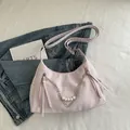 Sac bandoulière rose clair en similicuir avec chaîne argentée et détails perles - Sans Pendentif / Rose