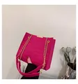 Fuchsia shoulder bag with crocodile texture and golden metal chain strap details - Rose Red