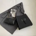 Schwarzes Vintage-Shopper-Set in Matt mit Elefantenanhänger und passender Innentasche - Schwarz