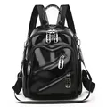 Mochila de charol negro brillante con detalles de cremallera en forma de hoja - Negro
