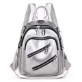 Mochila de moda para mujer en cuero PU plateado con cremalleras diagonales decorativas - Plateado