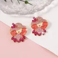 Orecchini donna con cappello, strass rosa e dettagli in perle dallo stile retrò - Rosso rosa