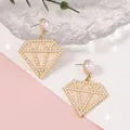 Elegantes pendientes geométricos en forma de rombo con perlas de imitación y oro metal - Estilo Perla