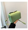 Borsa a tracolla retrò verde chiaro a trama ondulata con fibbia metallica dorata elegante - Verde