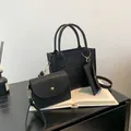 Schwarzes 3-teiliges Filztaschen-Set mit geprägter Tragetasche und Umhängetasche - Tragetasche Umhängetasche Und Münzbörse / Schwarz