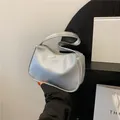 Μινιμαλιστική ασημένια τσάντα ώμου από δέρμα με μοτίβο litchi και μεταλλικό φινίρισμα - Ασημί