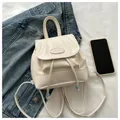 Mini zaino bianco panna in finta pelle con patta frontale e dettagli in perle blu - Tipo standard / Bianco