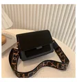 Bolso bandolera retro negro mate con una correa ancha de tela estampada para mujer - Negro