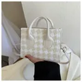 Mini bolso bandolera beige con estampado de pata de gallo y detalles en dorado - Caqui
