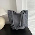 Grijze corduroy shopper set met bijpassende pouch en grote capaciteit schouderbanden - Met kleine tas / Grijs