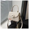 Mini borsa moderna in pelle PU bianco crema con fibbia rotonda e dettagli dorati - Bianco