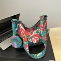 Ethnic style lake blue floral tote bag with pink rose patterns and matching coin purse - Green
