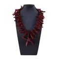 Détail du collier de corail rouge avec un grand pendentif en forme d'étoile de mer - Rouge Foncé