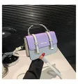 Modieuze contrast crossbodytas in paars en wit met elegante gouden hardware voor dames - Paars