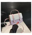 Minimalistische crossbodytas van crème en lichtroze leer met gouden metalen bandje - Roze
