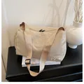 Sac messager beige en nylon avec bandoulière réglable et broderie FY élégante - Kaki