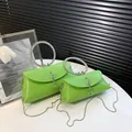 Sac jelly vert néon avec poignée ronde en strass et bandoulière chaîne argent - Petit / Vert