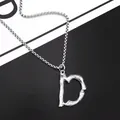 Pendentif lettre D argenté avec texture bambou et chaîne en acier inoxydable robuste - Lettre D