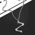 Collier en acier titane poli avec pendentif lettre Z texturé sur une chaîne gourmette - Lettre Z