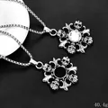 Collier gothique tête de mort avec cristaux noirs et blancs en finition argent vieilli - Pierre Noire Et Pierre Blanche