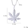 Pendentif feuille d'érable argenté de 4,9x4,2cm avec une chaîne de 60cm - Argent