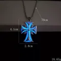 Collier croix lumineuse avec éclat bleu et cadre en métal argenté style hip hop - Bleu