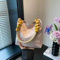 Borsa jacquard lilla chiaro con ricami paesaggistici e manico in legno giallo - Padiglione Rosa