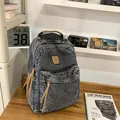 Mochila de mezclilla gris lavada con parche de cuero y bolsillo frontal retro - Negro