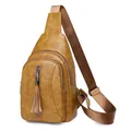 Wasserdichte Brusttasche aus gewaschenem PU-Leder in Senfgelb mit verstellbarem Gurt - Ingwergelb
