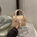 Mini borsa beige in ecopelle con fibbia argentata e tracolla a catena rimovibile - Cachi