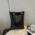 Borsa tote marrone scuro con motivo a stelle e doppi manici per il pendolarismo quotidiano - caffè