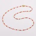Collier chaîne dorée de 18 pouces avec de petits breloques lèvres en émail rouge et fermoir - Or + Émail Rouge
