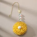 Ciondolo a fiore boho fatto a mano giallo con decoro sole dorato per esterni e giardino - Lunghezza 35cm / Giallo Limone