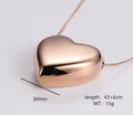 Detailansicht eines großen 3D-Herzanhängers an Schlangenkette mit Maßangaben 43+6cm - Groß (30mm) / Roségold