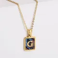 Collana in acciaio inossidabile placcato oro 18k con ciondolo lettera G in conchiglia - Lettera G