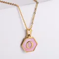 Collier hexagonal plaqué or 18k avec nacre rose et lettre O en métal doré - Or-O