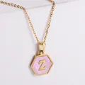 Collier pendentif hexagonal plaqué or 18 carats avec nacre rose et lettre Z - Or-Z