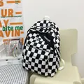Zaino a scacchi bianchi e neri dal design moderno con ampia capacità di contenimento - Nero