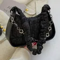 Borsa sottobraccio plissettata stile francese nera con catena a fiori e finiture in pelle - Borsa Sottobraccio con Texture Pieghettata / Nero Stile 1 (Tessuto Pieghettato)