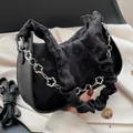 Borsa a mezzaluna nera stile francese con goffratura floreale e manico pieghettato - Borsa Sottobraccio Goffrata 3D / Nero Stile 2 (Floreale 3D)