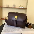 Borsa a tracolla marrone scuro in stile vintage con fibbia dorata e tracolla - Marrone