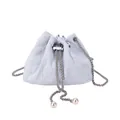 Borsa a secchiello in maglia azzurra con trama a scacchi 3D e coulisse con perle - Blu