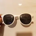 Gafas de sol vintage con montura redonda blanca y lentes oscuras de estilo retro - Blanco
