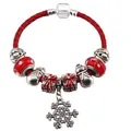 Bracciale in pelle intrecciata rossa con ciondolo a fiocco di neve e perline - Stile Pupazzo di Neve e Ciondolo Fiocco di Neve in Strass (008)