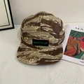 Καπέλο μπέιζμπολ 5 πάνελ με καμουφλάζ Tiger Stripe και πράσινο κέντημα MASIC CLUB - M / Χακί