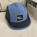 Berretto outdoor a 5 pannelli blu e grigio con logo Nature Treek per il sole - M / Blu