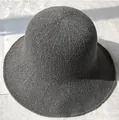 Opvouwbare donkergrijze gebreide zonnehoed van katoenlinnen voor dames in minimalistische stijl - M (56-58cm) / Grijs