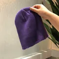 Gorro de punto morado para mujer con textura acanalada y diseño vintage de efecto gastado - M (56-58cm) / Púrpura