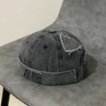 Berretto miki vintage in denim grigio scuro lavato con dettagli strappati e toppe - Regolabile / Nero